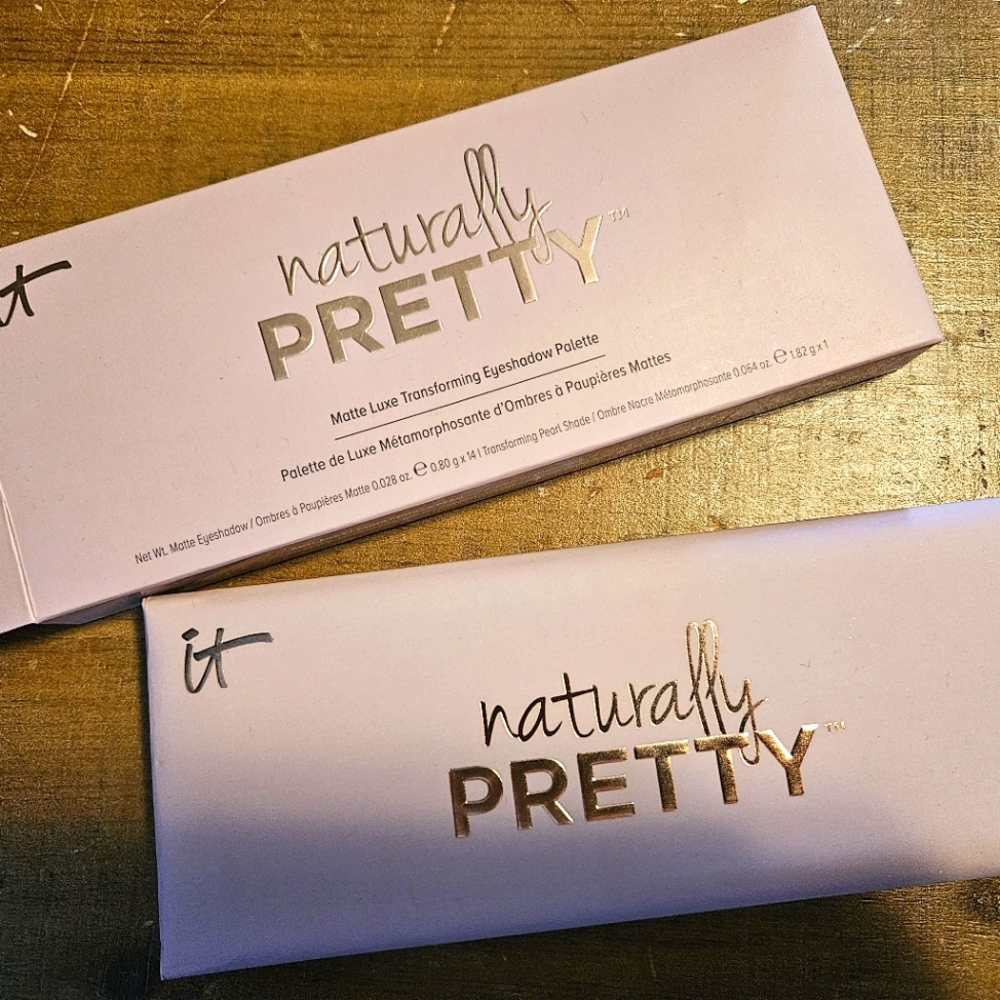 it. Naturally Pretty matte luxe Transforming Eyeshadow Palette
